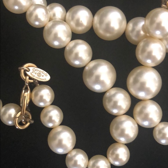 CHANEL pearl necklace - Picture 4 of 8